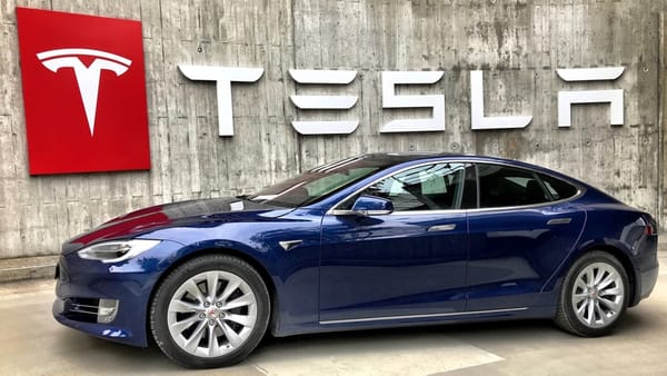 Tesla Uygulaması Çöktü Araçların Kullanımı Sıkıntıya Girdi