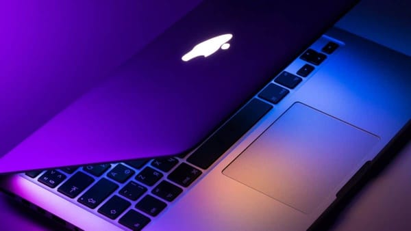Apple, MacBook Pro için Düşük Parlaklık Uyarısı Yayınladı